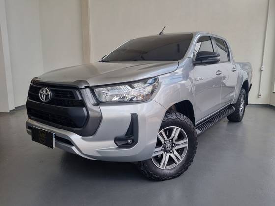 TOYOTA HILUX 2.8 D-4D TURBO DIESEL CD SR 4X4 AUTOMÁTICO